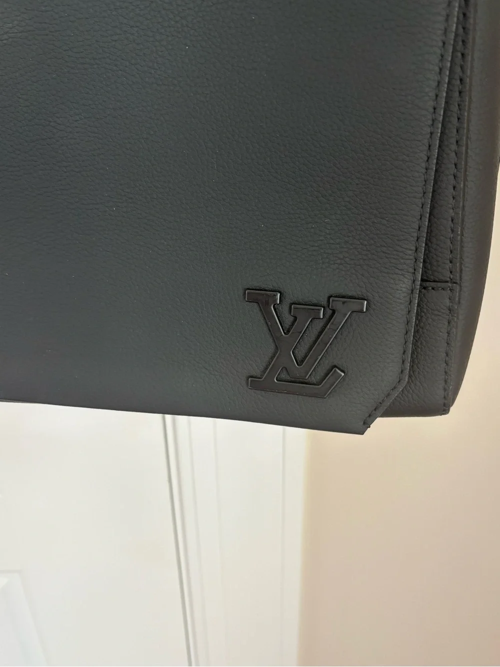 Men's Louis Vuitton Black Leather Christopher Messenger Bag